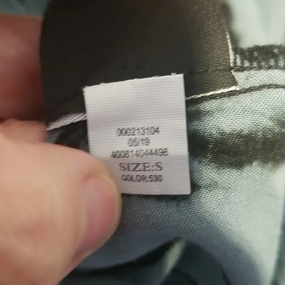 Rock & Republic Long Sleeve 100% Rayon Top. Lace up chest. Size Small - Picture 6 of 7